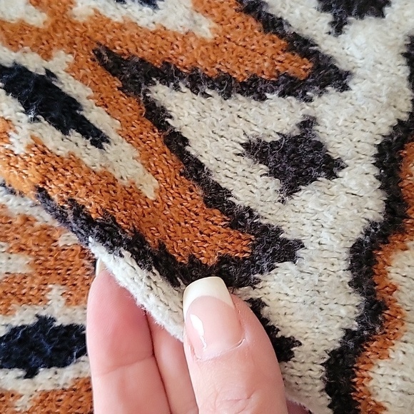 PLUSH HOODED SWEATER, Unisex - Picture 2 of 9